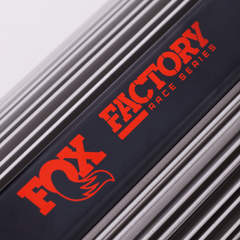 https://serenity-foxfactory.asset.akeneo.cloud/fox_asset_family/media/883_06_182_P05.png