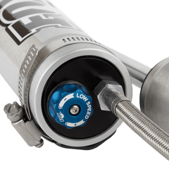 https://serenity-foxfactory.asset.akeneo.cloud/fox_asset_family/media/fox_985_26_133_truck_performance_smooth_body_reservoir_shock_cu_1600x1600.png